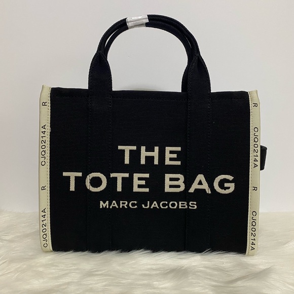 NWT Marc Jacobs The Tote Medium - Picture 1 of 10